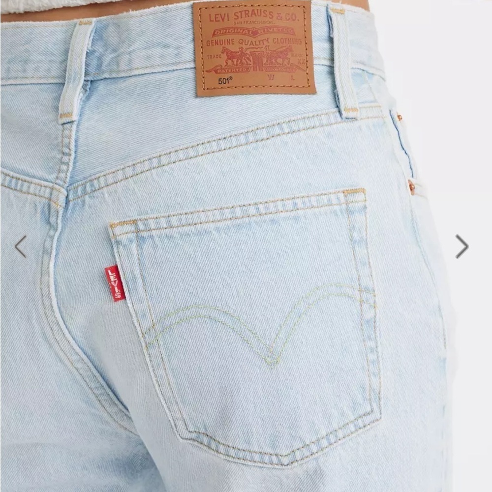 Levi's Original 501 Button Fly Straight Leg Jeans Light Wash Size 26 - Picture 2 of 8